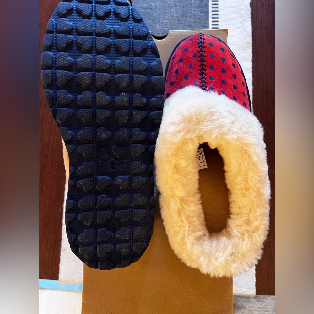 Ugg I heart dream slippers red with hearts brand new never worn